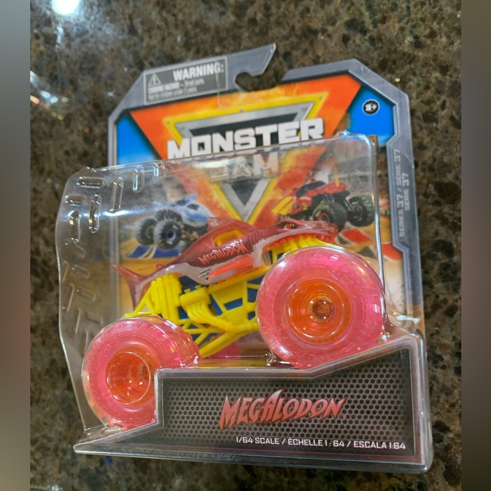 Monster Jam Series 37 Street Treat Megalodon 1/64 Diecast
